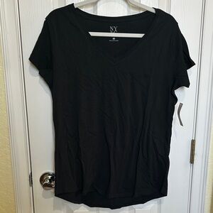 New York & Company Classic Black V-Neck Tee